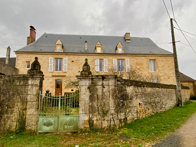 French property for sale in Saint-Geniès, Dordogne - €613,600 - photo 2