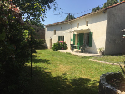 Maison à vendre à Saint-Romans-lès-Melle, Deux-Sèvres, Poitou-Charentes, avec Leggett Immobilier