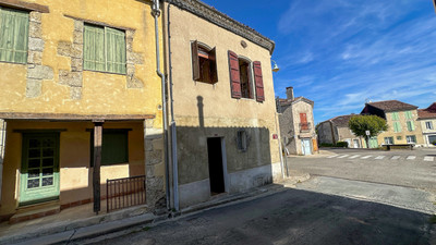 French property for sale in Sos, Lot-et-Garonne - €76,000 - photo 2