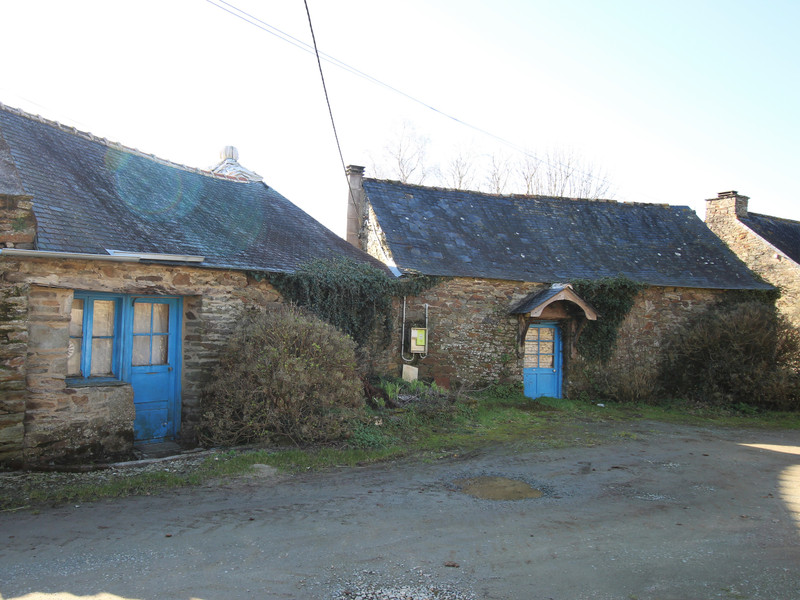 Maison à vendre à Plonévez-du-Faou, Finistère - 30 000 € - photo 1