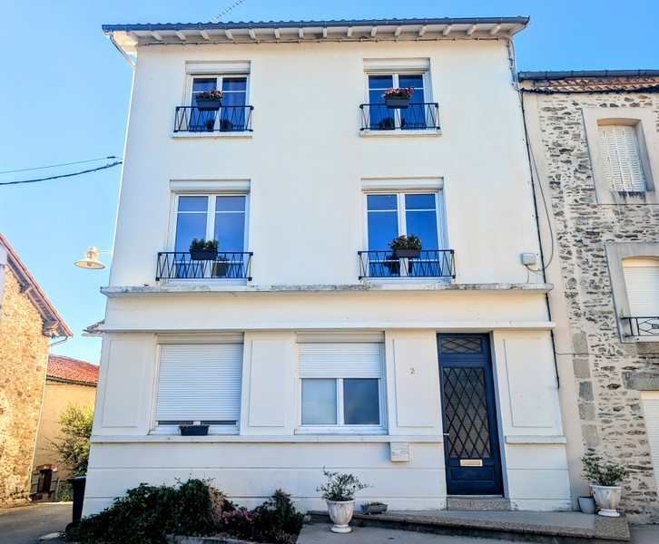 Maison à vendre à Châlus, Haute-Vienne - 82.500 € - photo 1
