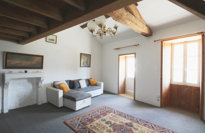 French property for sale in Fontaine-Chalendray, Charente-Maritime - €162,000 - photo 5