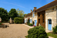 Propriété à vendre à Luzé, Indre-et-Loire - 800 000 € - photo n°2
