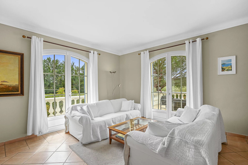 French property for sale in Draguignan, Var - €1,190,000 - photo 6
