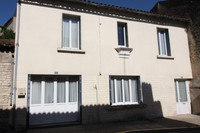 Maison à vendre à Chizé, Deux-Sèvres - 114 450 € - photo 1