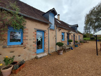 Maison à vendre à Crosmières, Sarthe - 285.000 € - photo 1