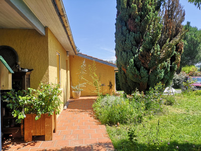 Maison à vendre à Mirande, Gers, Midi-Pyrénées, avec Leggett Immobilier