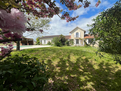 Maison à vendre à Montcaret, Dordogne, Aquitaine, avec Leggett Immobilier