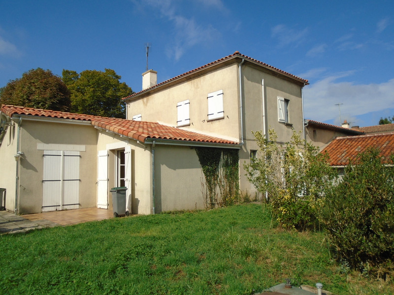 French property for sale in Joussé, Vienne - &#8364;119,900 - photo 2