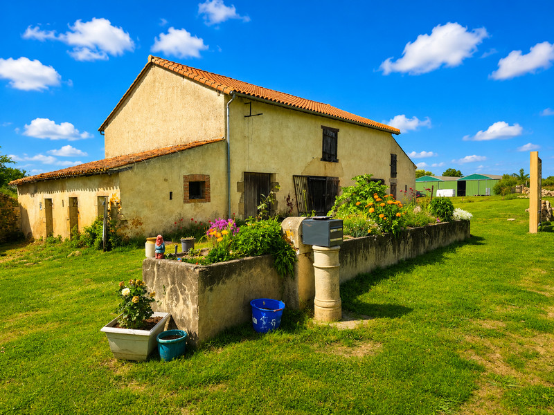 French property for sale in Azat-le-Ris, Haute-Vienne - €294,250 - photo 1
