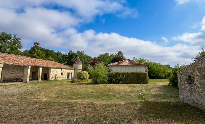 French property for sale in Chambon, Charente-Maritime - €457,600 - photo 9