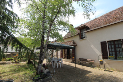 Maison à vendre à Yzeures-sur-Creuse, Indre-et-Loire, Centre, avec Leggett Immobilier