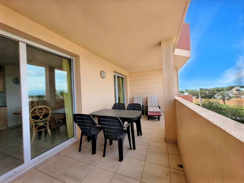 French property for sale in Canet-en-Roussillon, Pyrénées-Orientales - €196,000 - photo 1