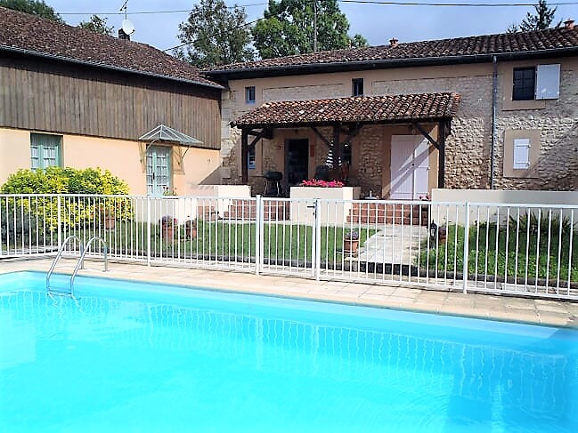 French property for sale in Saint-Paul-Lizonne, Dordogne - €79,750 - photo 2