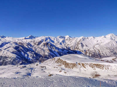 Mountain refuge for sale. Extraordinary location, with the world’s largest ski area on your doorstep-3 Valleys