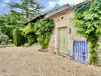 French property for sale in Bussac, Dordogne - €477,000 - photo 1