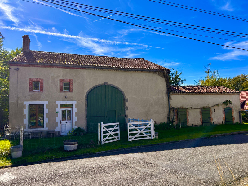 French property for sale in Azat-le-Ris, Haute-Vienne - €85,000 - photo 0