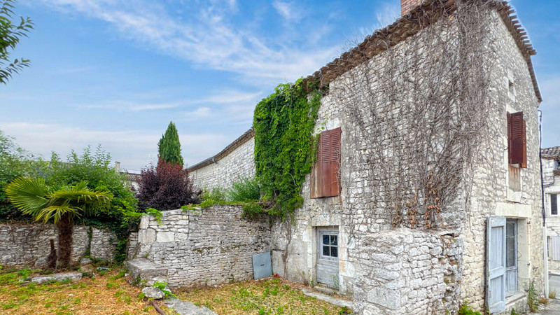 French property for sale in Castelnau Montratier-Sainte Alauzie, Lot - €50,000 - photo 5