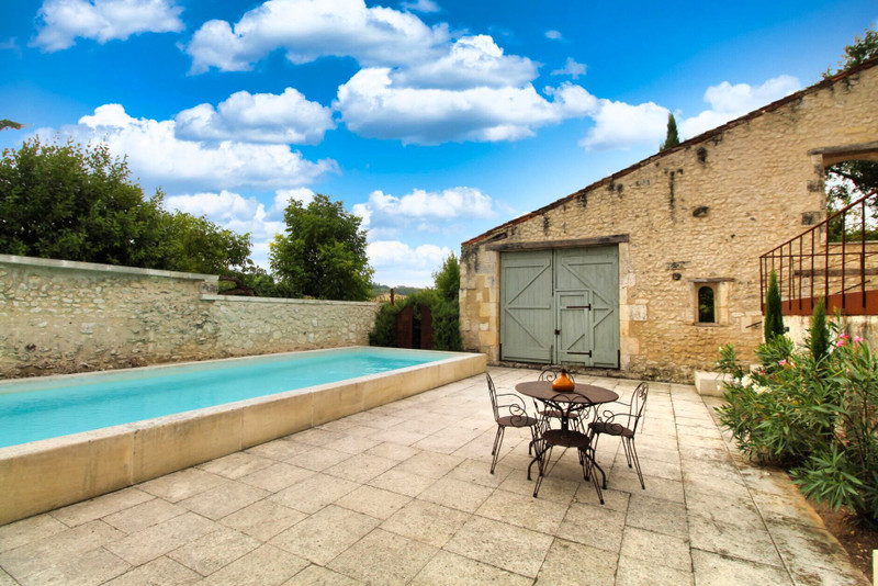 French property for sale in Bertric-Burée, Dordogne - €535,000 - photo 2
