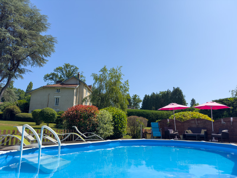 French property for sale in Oradour-sur-Vayres, Haute-Vienne - €214,000 - photo 2