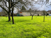 Terrain à vendre à Aunac-sur-Charente, Charente - 31 600 € - photo 5