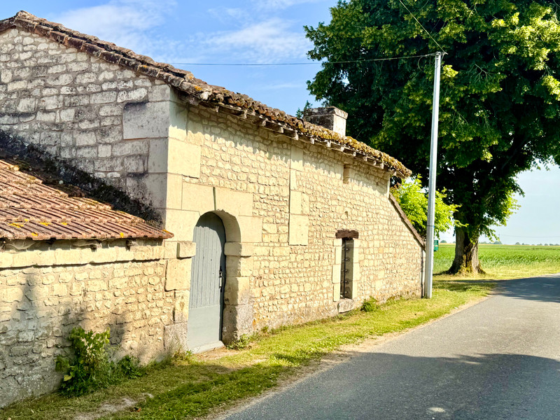 French property for sale in Prinçay, Vienne - €248,500 - photo 4