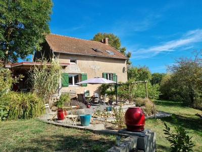 Maison à vendre à Saint-Éloy-les-Mines, Puy-de-Dôme, Auvergne, avec Leggett Immobilier