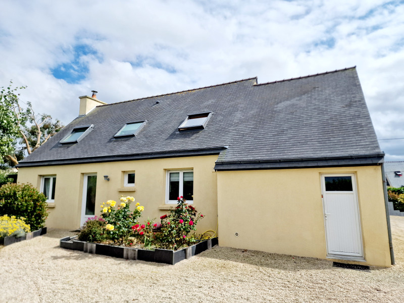 French property for sale in Saint-Pol-de-Léon, Finistère - &#8364;399,800 - photo 2