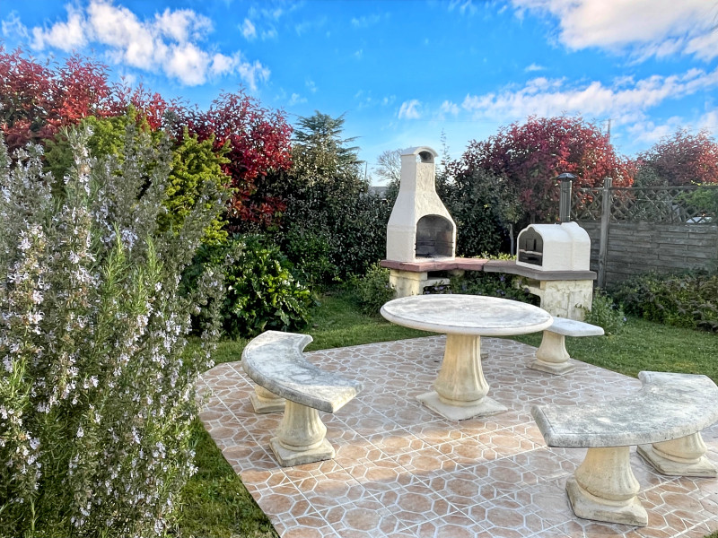 French property for sale in Hiersac, Charente - €239,600 - photo 7