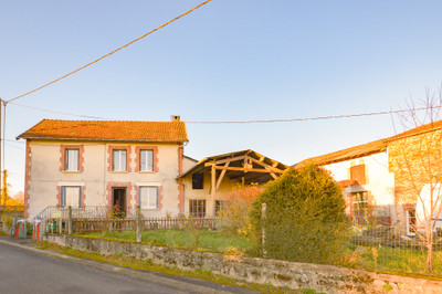 French property for sale in Thiviers, Dordogne - €140,000 - photo 1