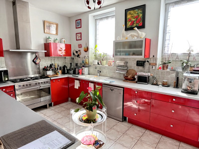 French property for sale in Cognac, Charente - €562,000 - photo 5