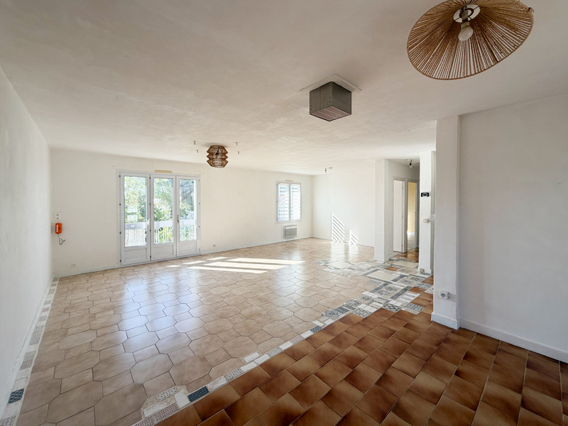 French property for sale in La Jarrie, Charente-Maritime - €267,500 - photo 5