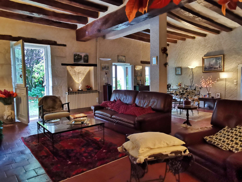 French property for sale in Loches, Indre-et-Loire - €286,760 - photo 3