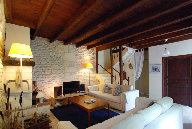 French property for sale in Authon-Ébéon, Charente-Maritime - &#8364;369,000 - photo 7