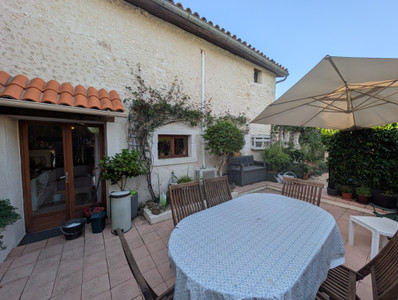 French property for sale in Bran, Charente-Maritime - €214,000 - photo 1