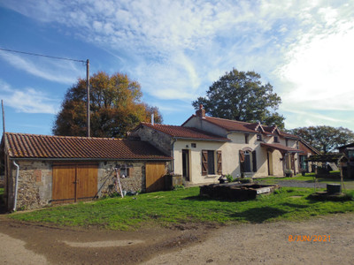 Commerce à vendre à Saint-Barbant, Haute-Vienne, Limousin, avec Leggett Immobilier