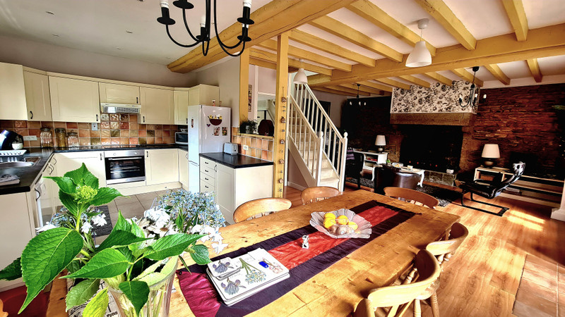 French property for sale in Fougerolles-du-Plessis, Mayenne - €160,000 - photo 1
