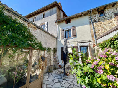 Maison à vendre à Rochechouart, Haute-Vienne, Limousin, avec Leggett Immobilier