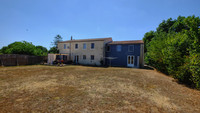 Maison à vendre à Villeneuve-la-Comtesse, Charente-Maritime - 295.000 € - photo 4