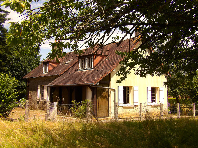French property for sale in La Ferté Macé, Orne - €172,800 - photo 1