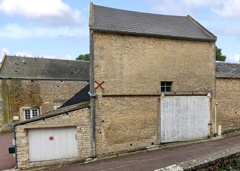 Immeuble à vendre à Colombiers-sur-Seulles, Calvados - 56.600 € - photo 1