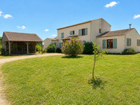 Propriété à vendre à Corme-Royal, Charente-Maritime - 411 280 € - photo n°1