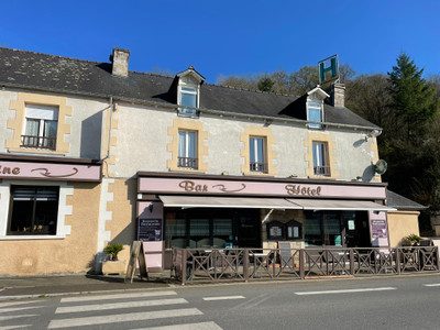 Commerce à vendre à Jugon-les-Lacs - Commune nouvelle, Côtes-d'Armor, Bretagne, avec Leggett Immobilier