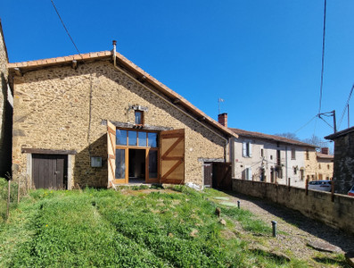 Grange à vendre à Chassenon, Charente, Poitou-Charentes, avec Leggett Immobilier