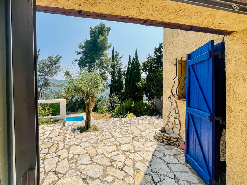 French property for sale in Bagnols-en-Forêt, Var - €578,000 - photo 9