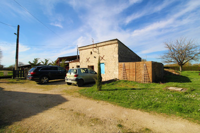 French property for sale in Aubigné, Deux-Sèvres - €199,000 - photo 11