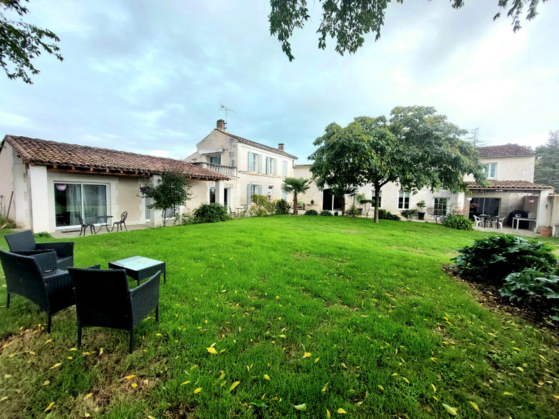 French property for sale in Cognac, Charente - €439,000 - photo 0