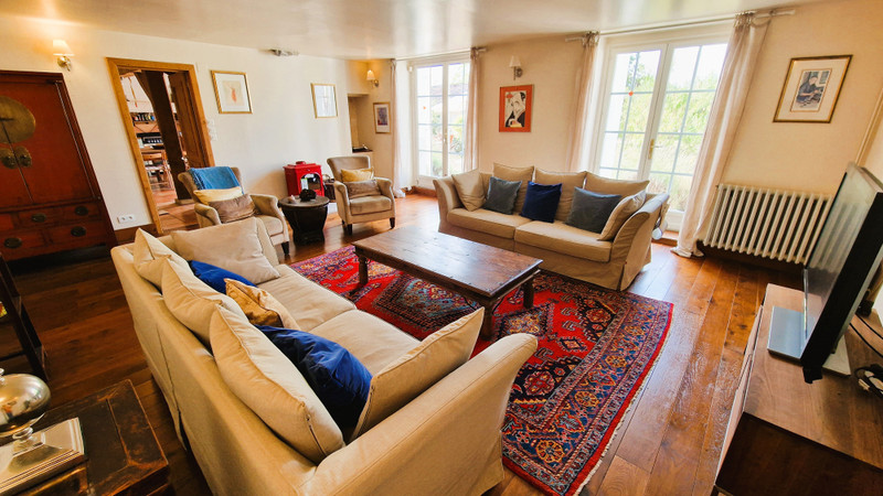 French property for sale in Clérac, Charente-Maritime - €299,999 - photo 1