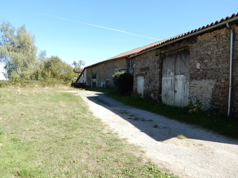 French property for sale in Mouzon, Charente - &#8364;51,600 - photo 5