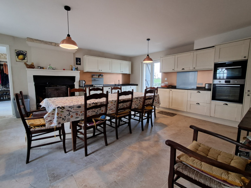 French property for sale in Bresdon, Charente-Maritime - €199,800 - photo 3